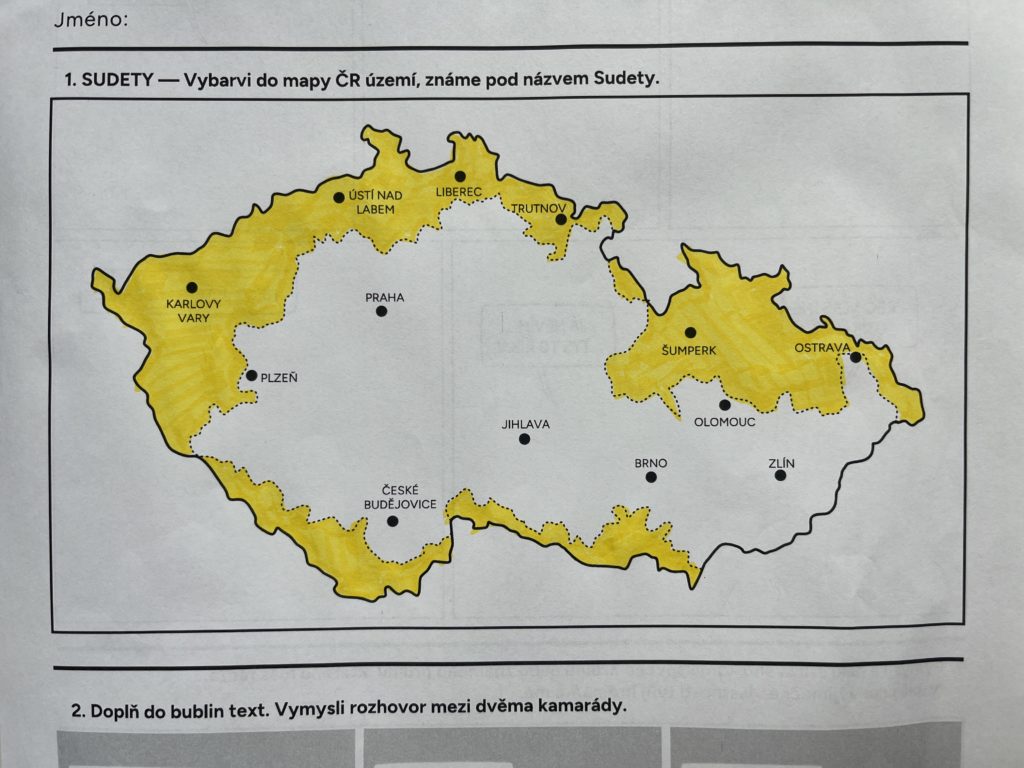 Fot. 1 Mapa Republiki Czeskiej z zaznaczonymi Sudetami na arkuszu roboczym wypełnianym w trakcie zwiedzania wystawy, fot. Magdalena Bubík, 2025.
